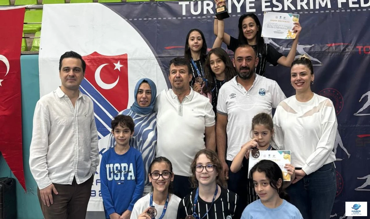 Elazığ Eskrimde Gövde Gösterisi Yaptı: Kupalar Şehrimizde Kaldı!