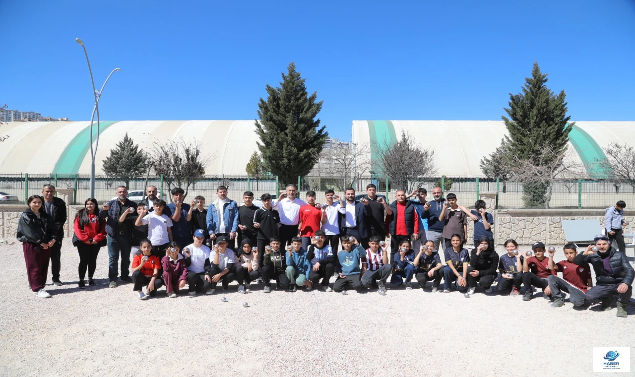 MHP’li Işıkver Gençlerle Bir araya geldi