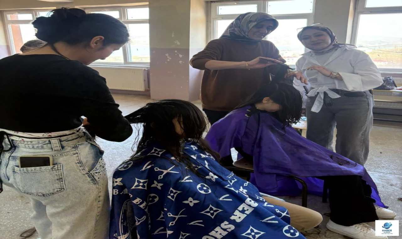 Minik Kalplere Bayram Sürprizi: Kuaför Kursiyerlerinden Okulda Anlamlı Hizmet