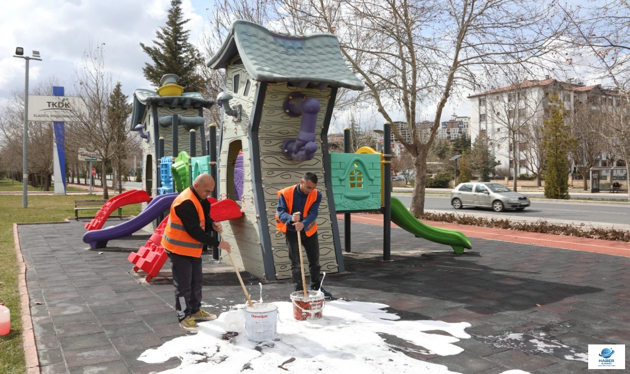 Parklarda bahar temizliği Çocuklar için daha güvenli oyun alanları