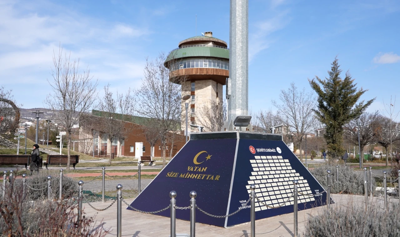 ŞEHİTLER ANITI RESTORE EDİLDİ