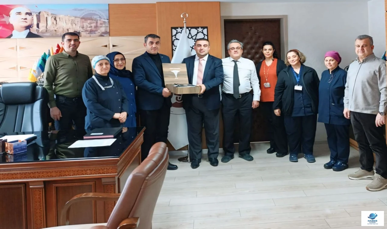 Sendikadan Başhekim Artaş'a Teşekkür Ziyareti: "Çalışanın Mutluluğu Birinciliği Getirdi"