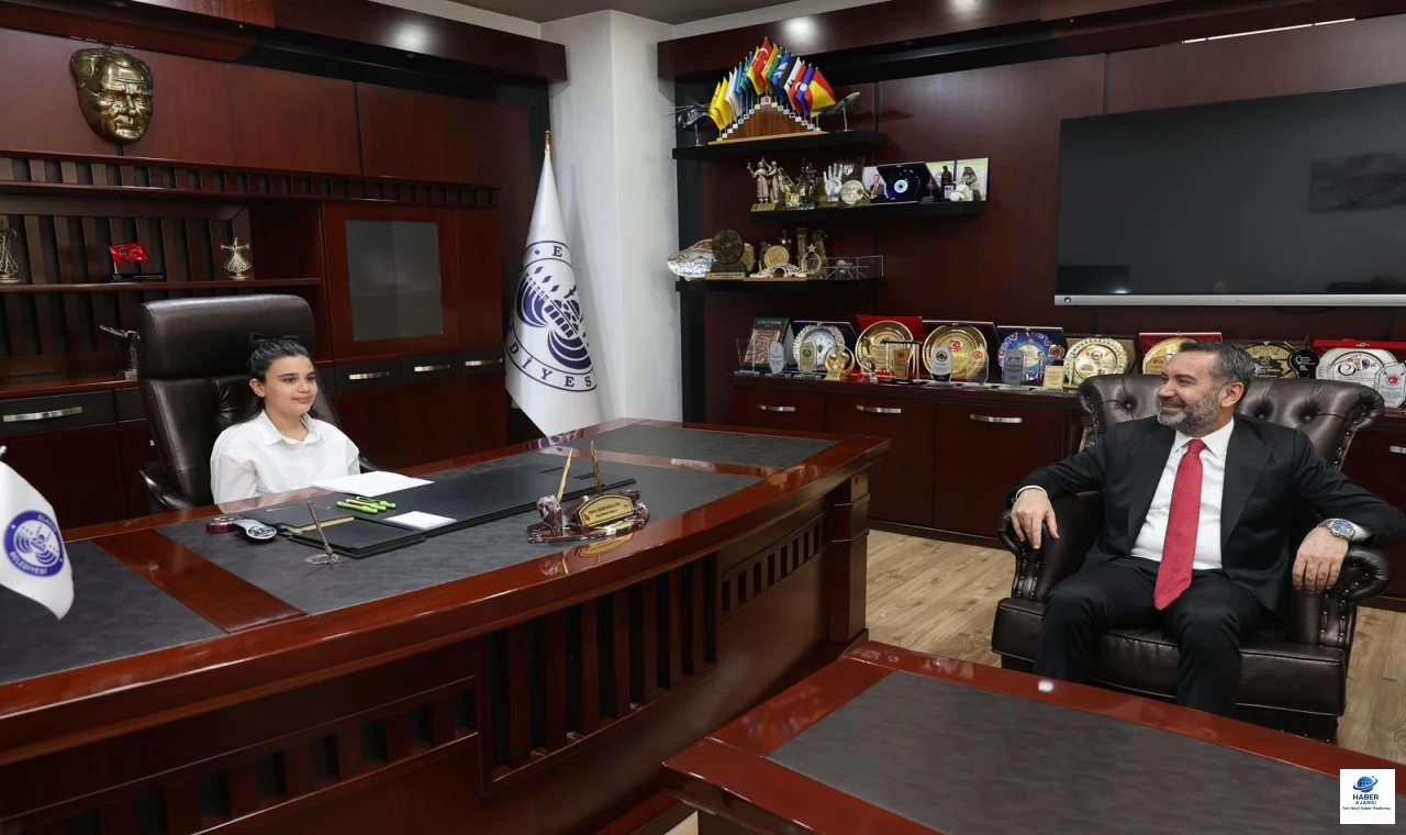 Başkan Şerifoğulları, 23 Nisan'da koltuğunu Zehra Betül'e devretti