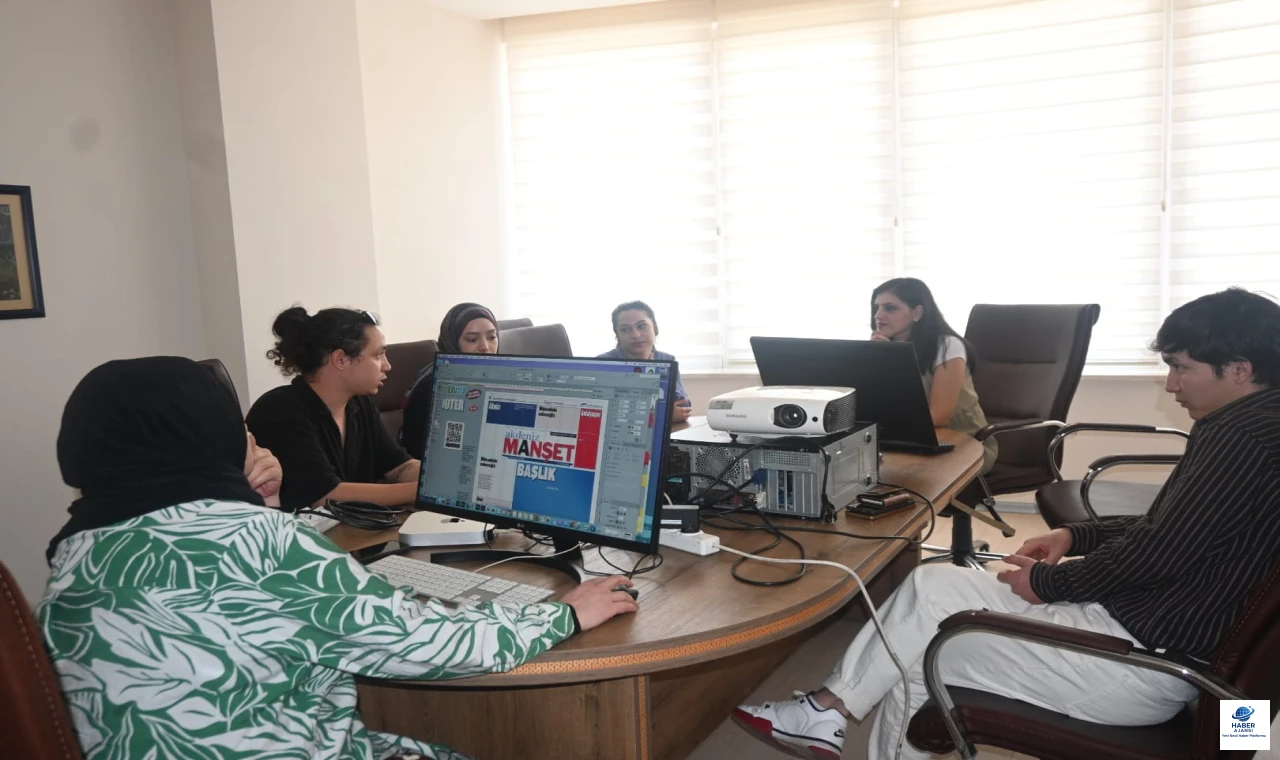 Geleceğin gazetecileri 15 Temmuz ruhunu manşetleriyle anlattı