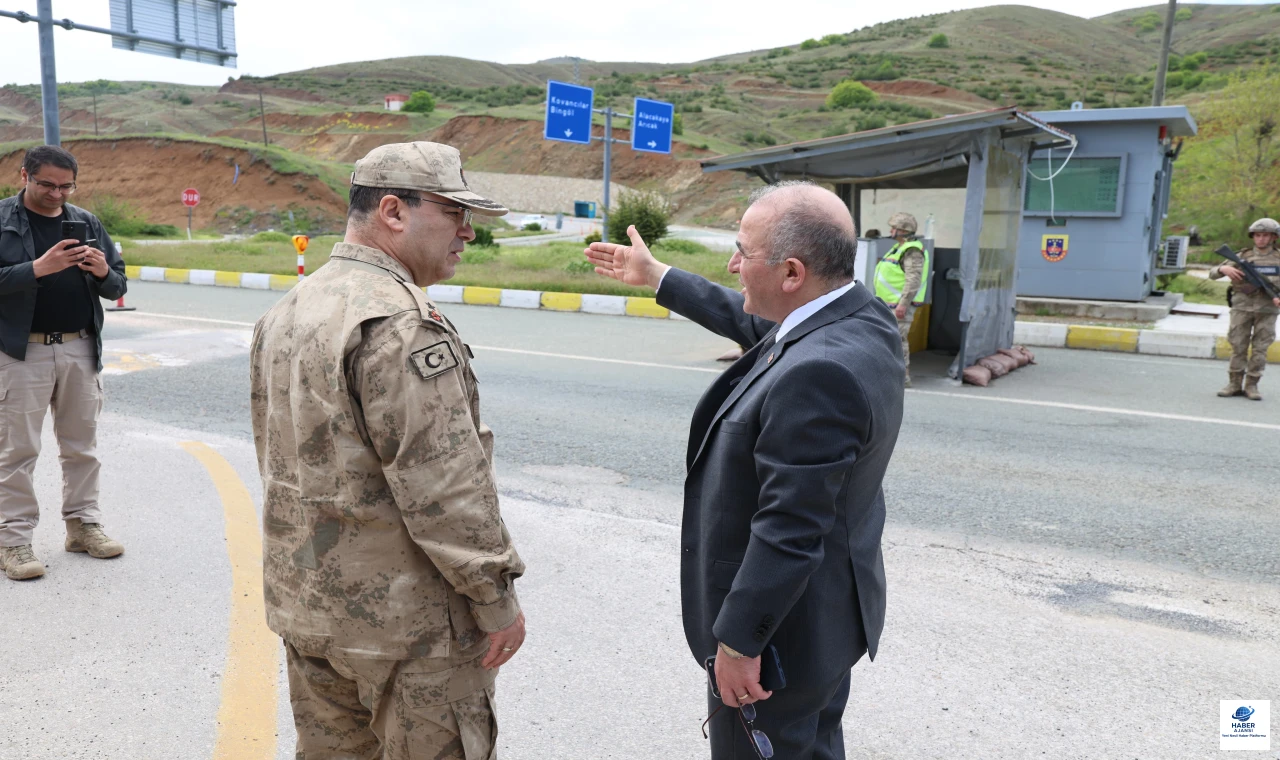 Vali Hatipoğlu, Gülüşkür Jandarma Karakolu Uygulama Noktası’nda incelemelerde bulundu