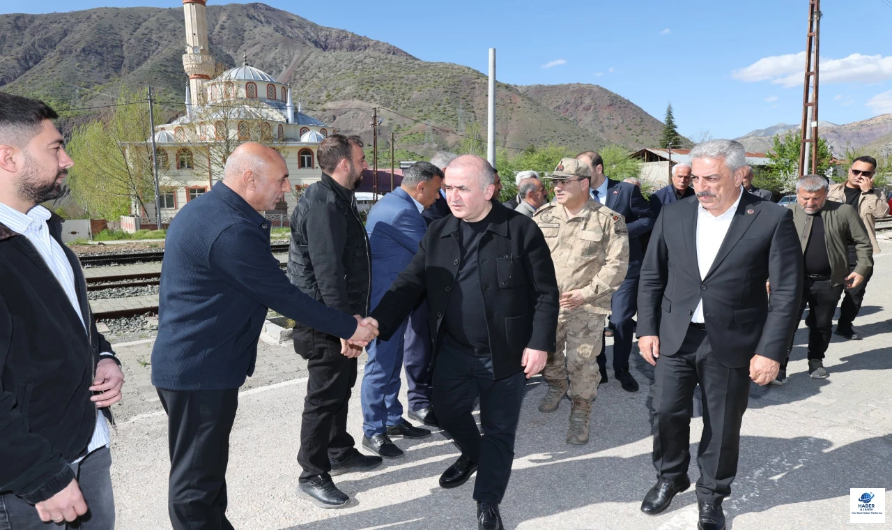 Vali Hatipoğlu, Palu Beyhan Belde Belediye Başkanlığı’nı ziyaret etti