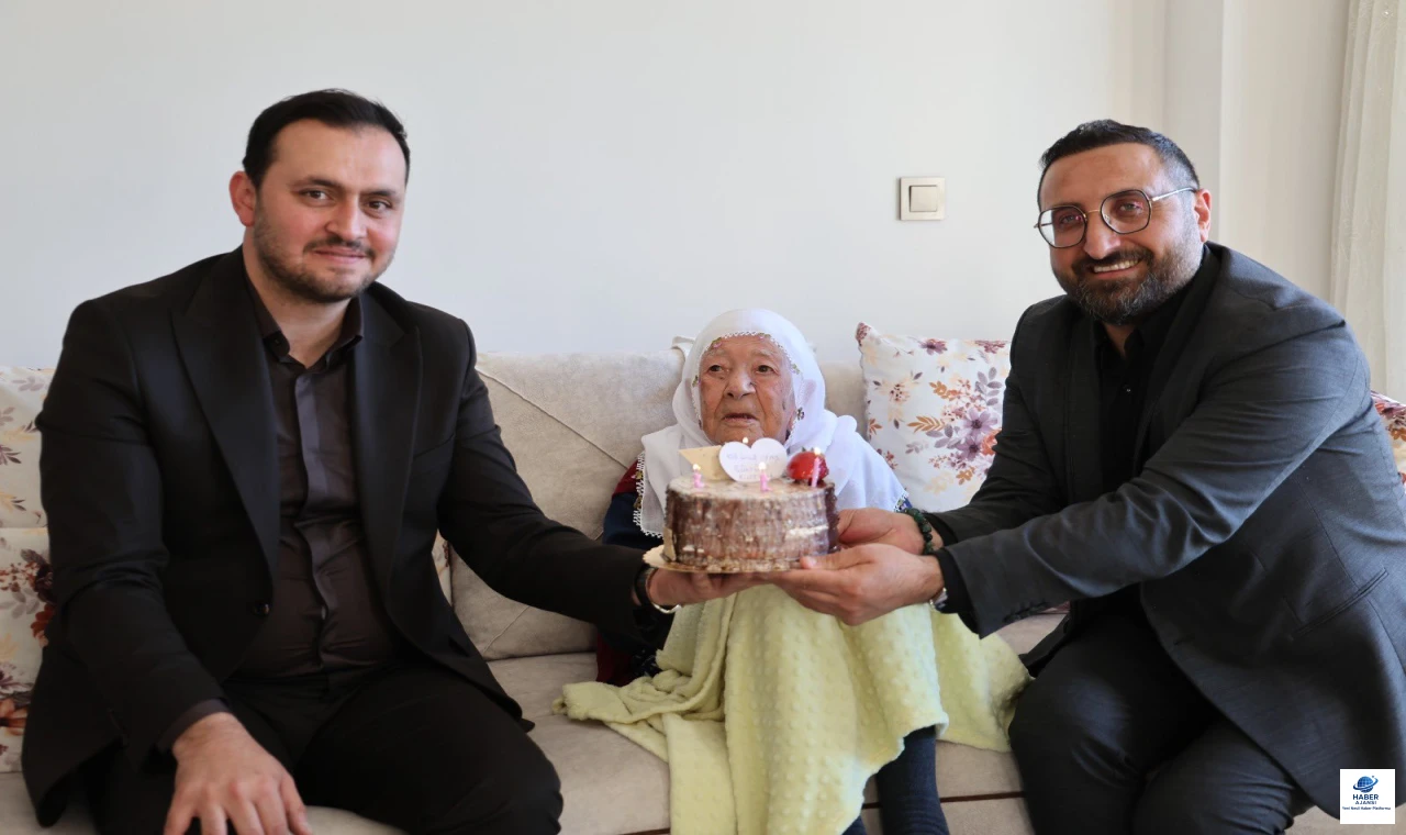 Anneler Günü'nde Anlamlı Ziyaret: 103 Yaşındaki Nazife Nine'ye Sürpriz