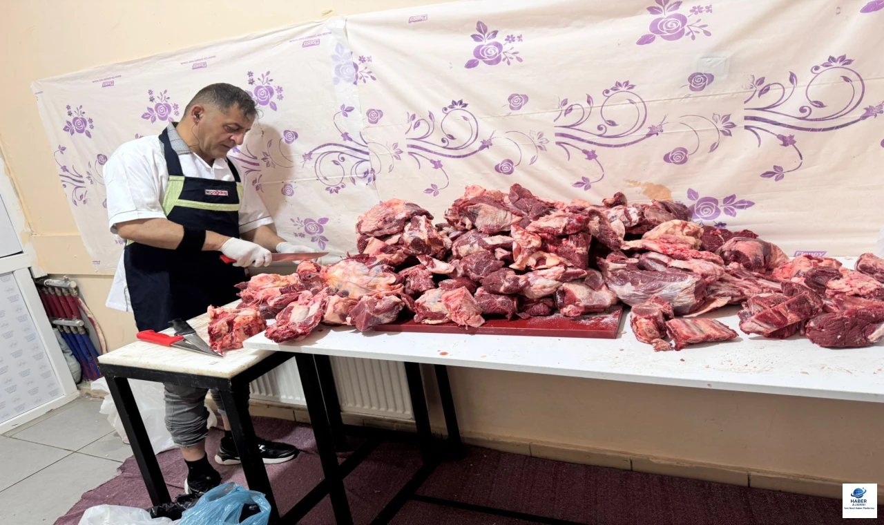 “Bayram Paylaşmaktır, Kurbanda Bir Hisseniz de Hayır Çarşısı’na”