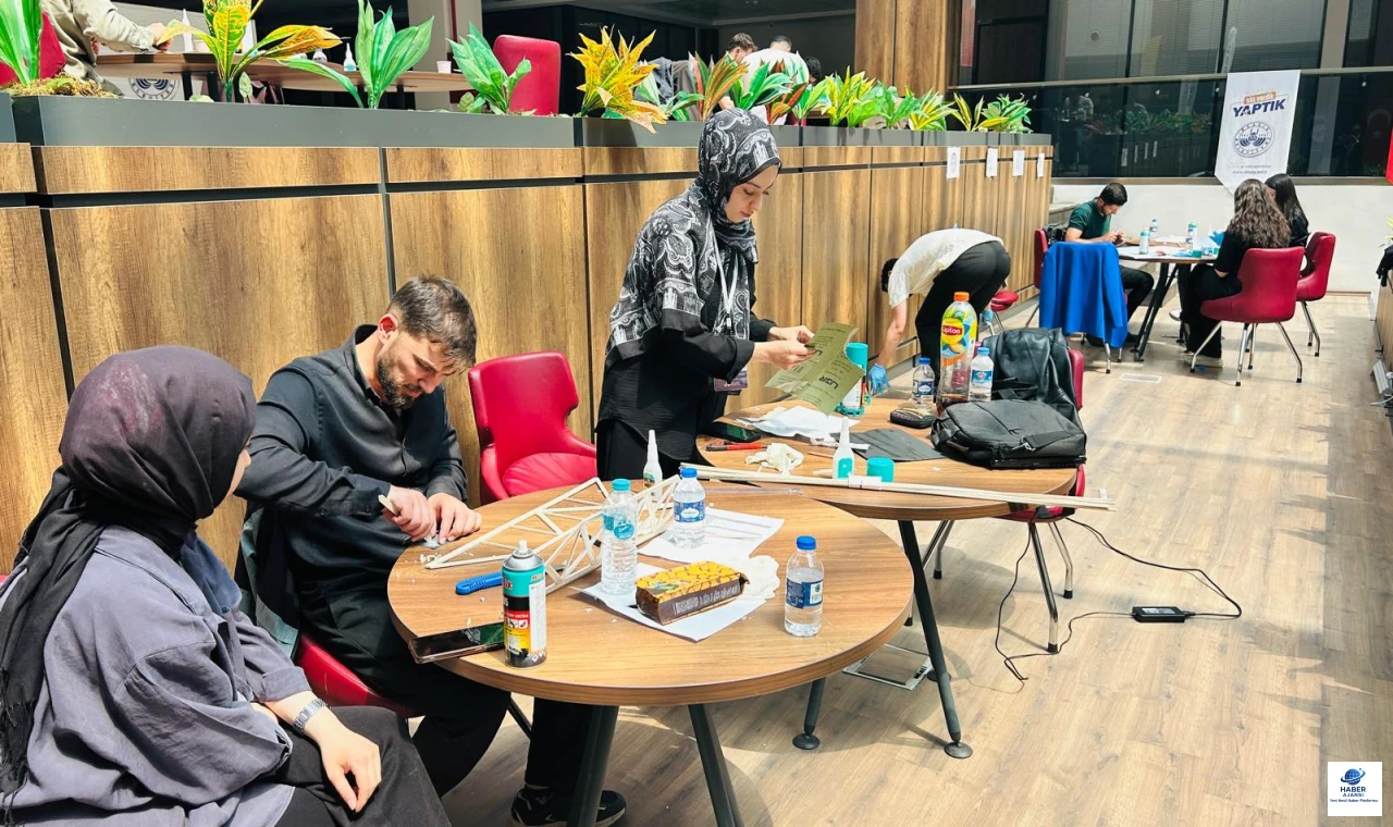 Elazığ İnşaat Fuarı'nda Öğrenciler Kıyasıya Yarıştı