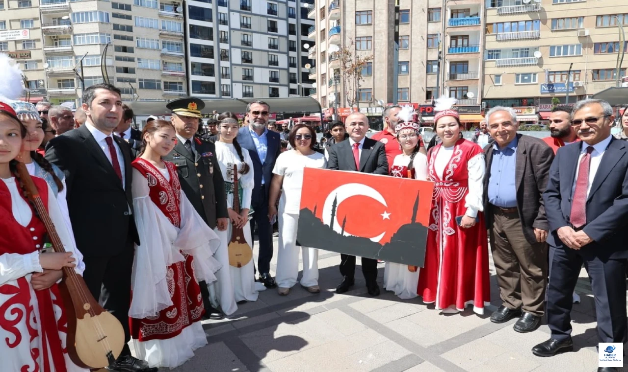 Elazığ’da 19 Mayıs coşkusu: Gençlik ve Spor Festivali’nde bayram heyecanı
