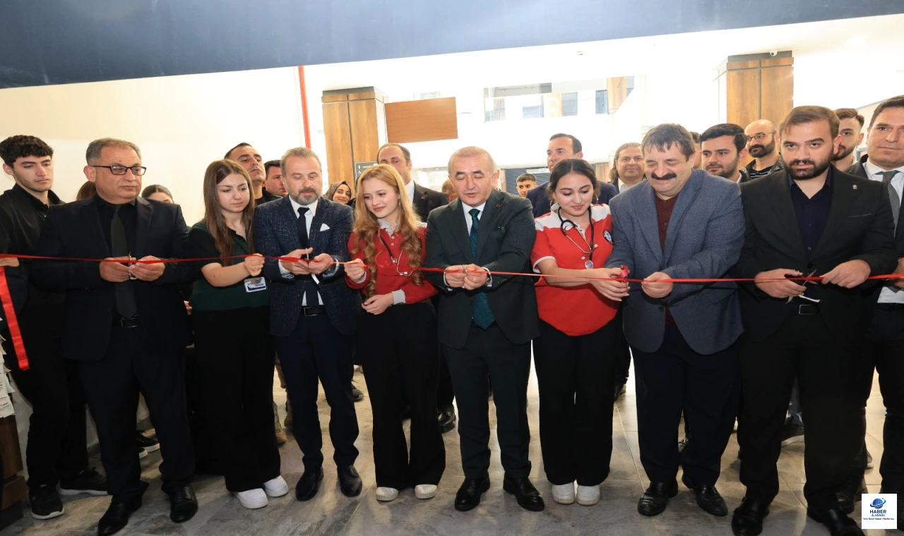 Elazığ’da Mesleki ve Teknik Eğitim Fuarı (METEF) Açıldı