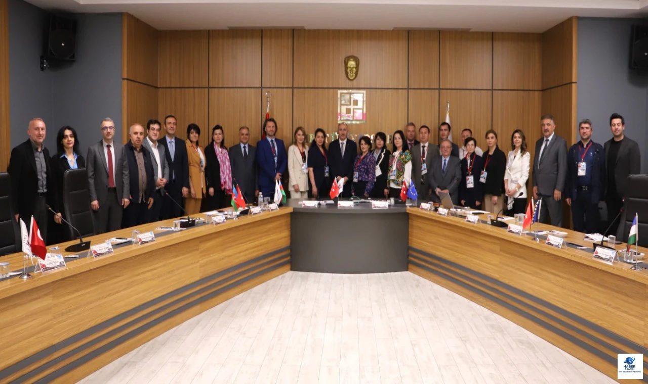 Fırat Üniversitesinde Uluslararası Akademik İş Birliği Programı Düzenlendi