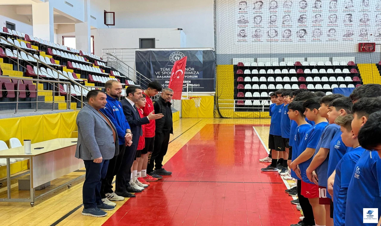 Gençlik ve Spor İl Müdürü Eren'den Genç Sporculara Ziyaret: "Spor Güçlü Geleceğin Teminatıdır"