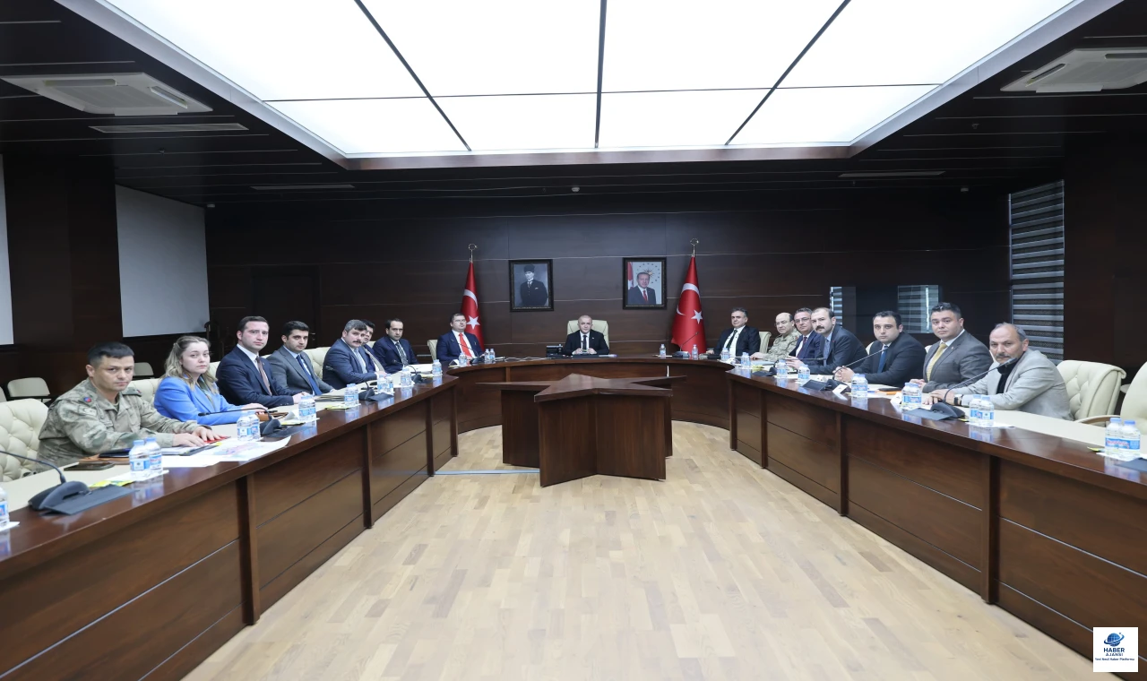 Vali Hatipoğlu başkanlığında göçerler koordinasyon toplantısı yapıldı
