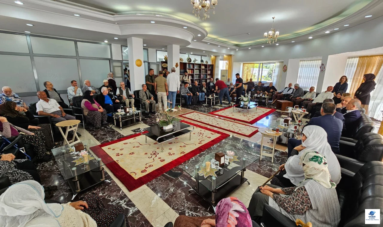 Vali Hatipoğlu ve Milletvekilleri, Gazi Huzurevi sakinleriyle bayramlaştı