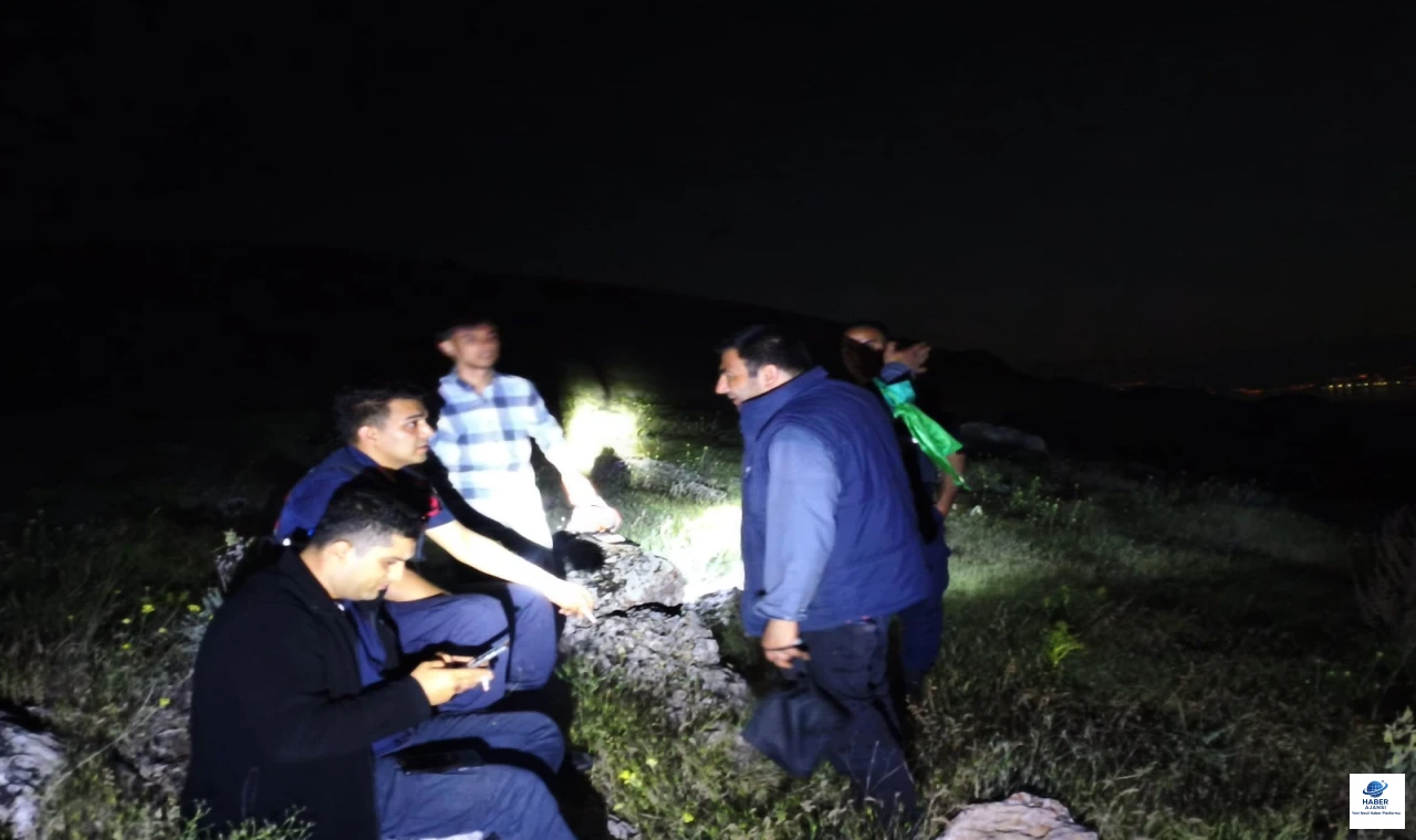 Baskil'de dağlık alanda Mahsur Kalan Baba ve Oğul Kurtarıldı