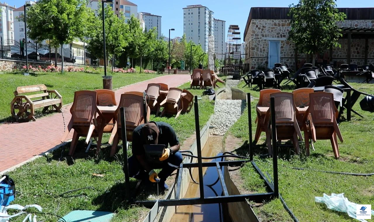 Elazığ Belediyesi’nden Park ve Yeşil Alanlara Yaz Bakımı: Kent Köy’de Seferberlik