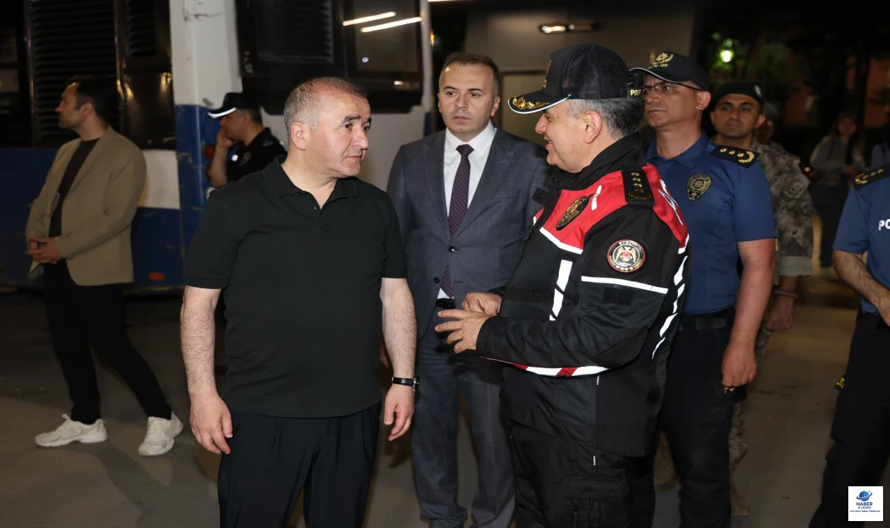 Elazığ Valisi Sahada denetim yaptı, vatandaşlarla sohbet etti