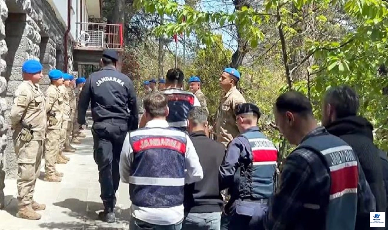 Jandarma'dan 45 İlde Dev Narko Operasyonu: 352 Gözaltı ve 132 Kg Uyuşturucu Ele Geçirildi