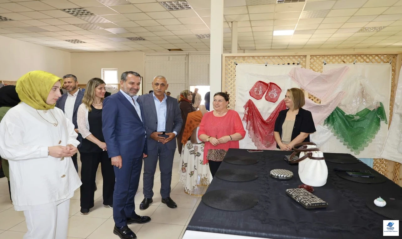Kadınların el emeği göz nuru sergisi ziyaretçilerini bekliyor