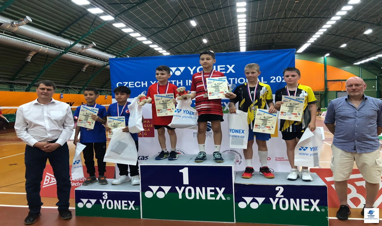 PRAG’DA ELAZIĞ RÜZGÂRI: Genç Badmintoncularımızdan Tarihi Başarı
