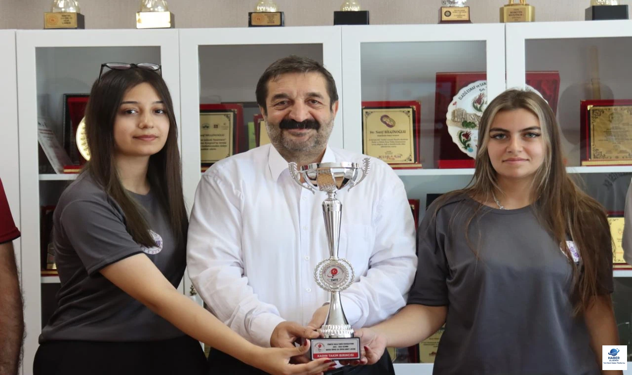 Elazığ Belediyespor Masa Tenisi Kadın Takımı’ndan Şampiyonluk ve Ziyaret