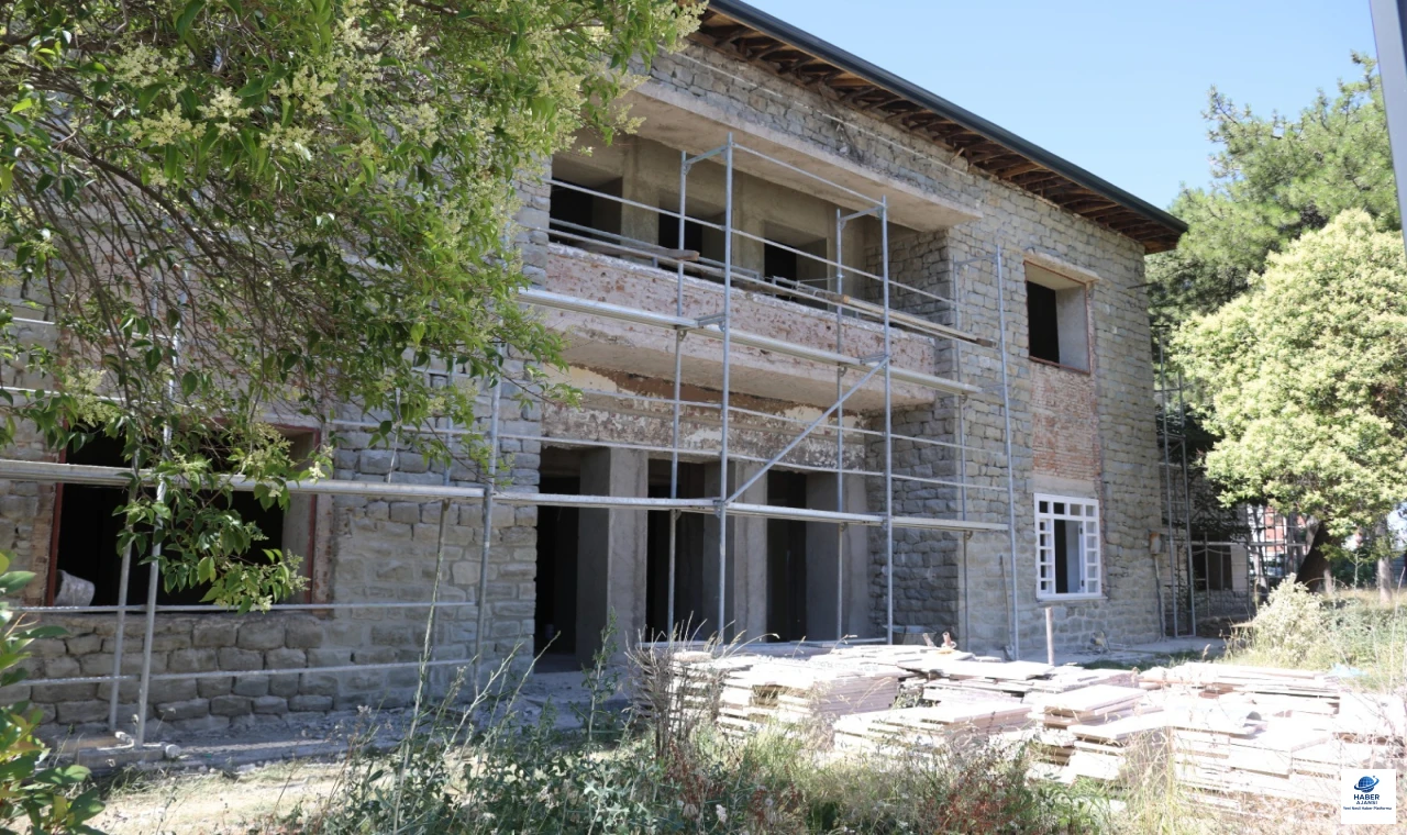 Tarihi Öğretmenevi, Eğitim Müzesi ve Millet Kütüphanesi Olarak Elazığ’a Kazandırılıyor