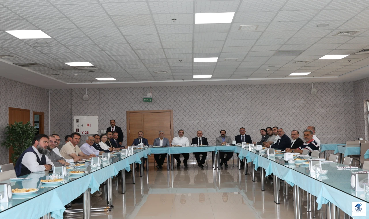 Vali Hatipoğlu, Elazığ Eğitime Destek Platformu ile Bir Araya Geldi