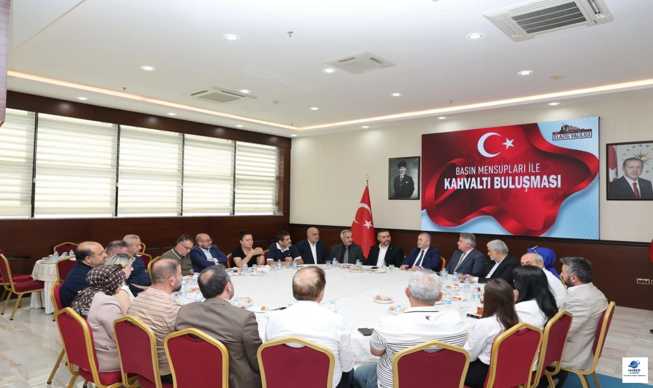 VALİ HATİPOĞLU YEREL BASINLA KAHVALTIDA BİR ARAYA GELDİ