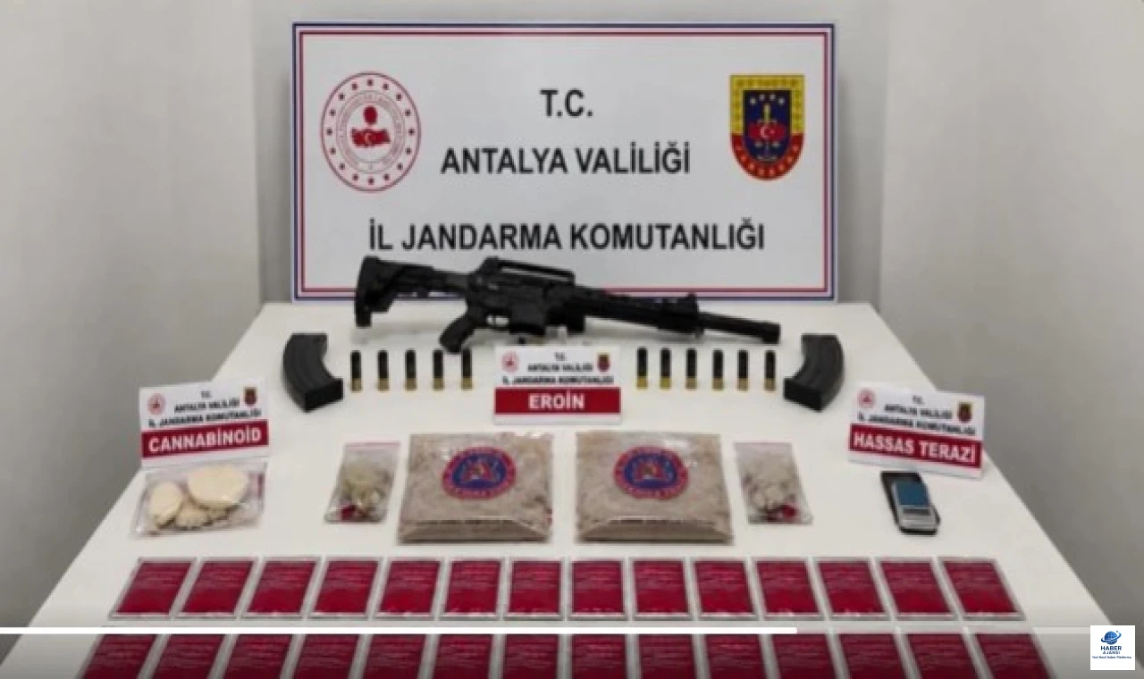 28 İlde Narkotik Operasyonu: 104 Kg Uyuşturucu ve 294 Bin Hap Ele Geçirildi