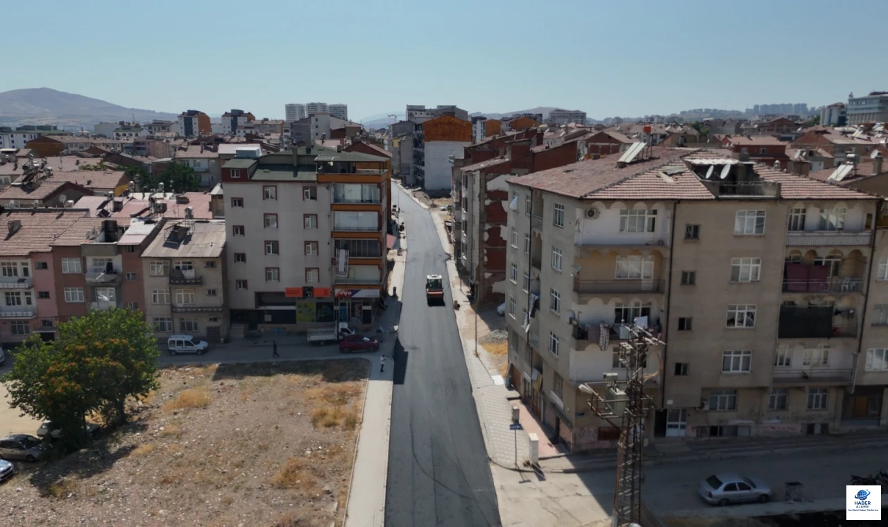 Elazığ Belediyesi’nden Sarayatik Mahallesi’ne 12 Kilometrelik Yeni Asfalt