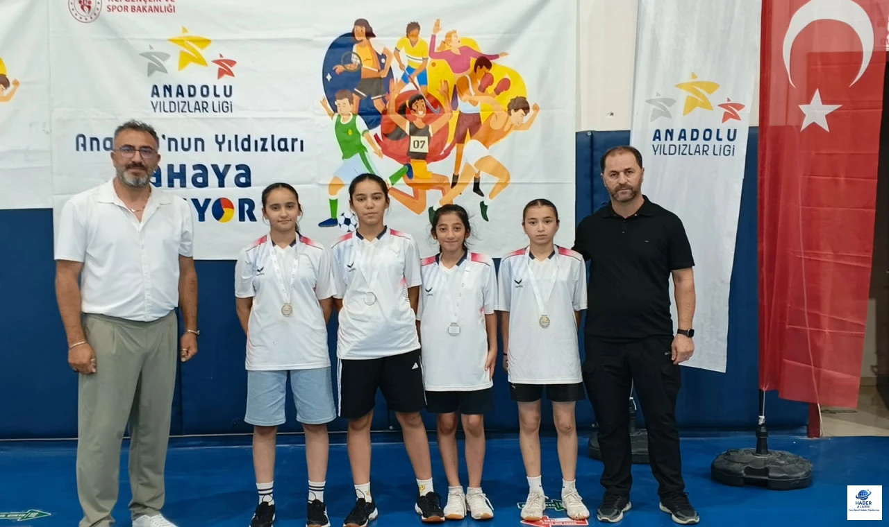 Elazığ'ın Gururu: Badmintoncular Analig'de Türkiye Finallerine Yükseldi