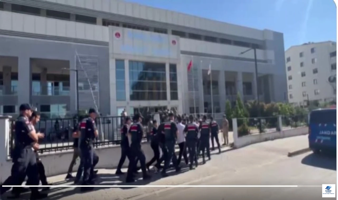 Göçmen Kaçakçılarına Büyük Darbe! 31 İlde Operasyon: 33 Organizatör Yakalandı