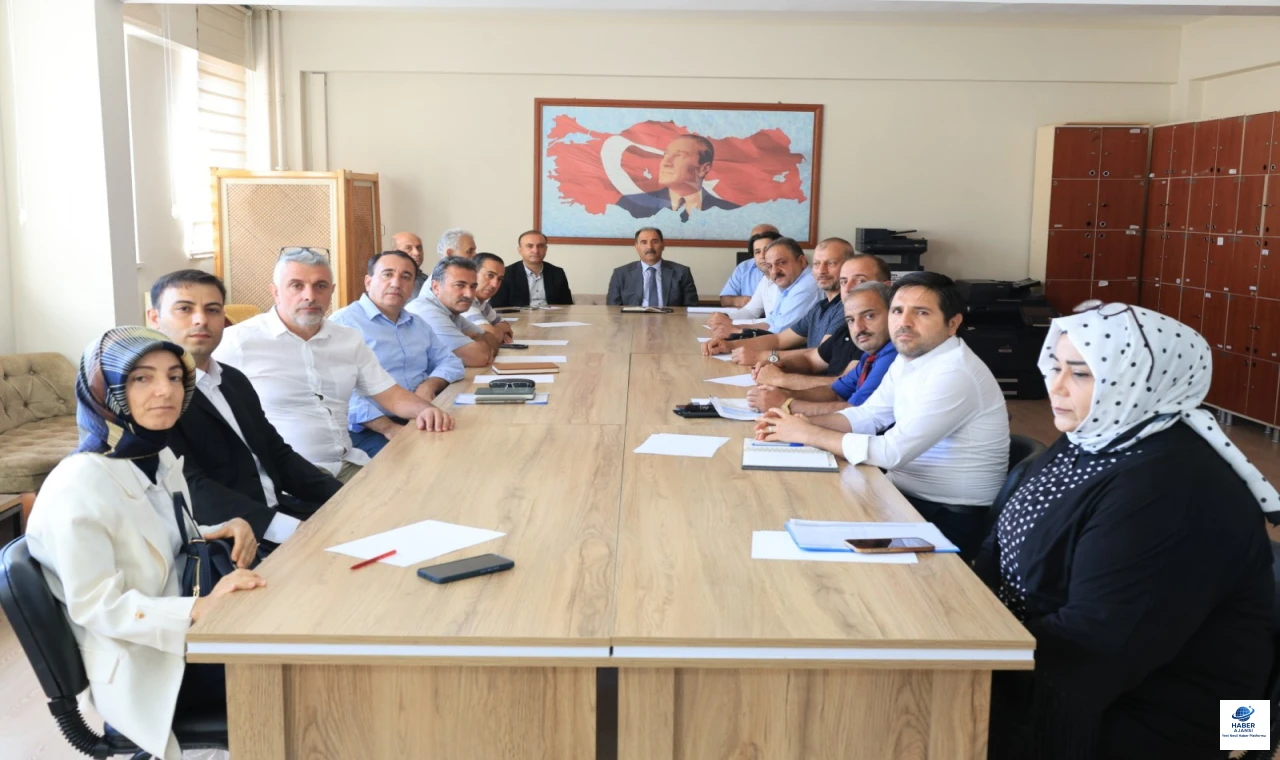İl Milli Eğitim Müdürü Aziz GÜN, İmam Hatip Okulu Müdürleriyle Bir Araya Geldi