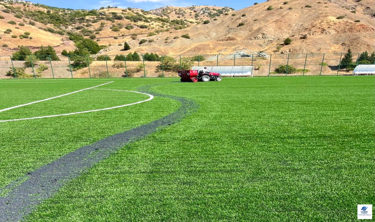 Elazığ'da Futbol Sahaları Yeni Sezona Hazır: Merkez ve İlçelerde Kapsamlı Yenileme