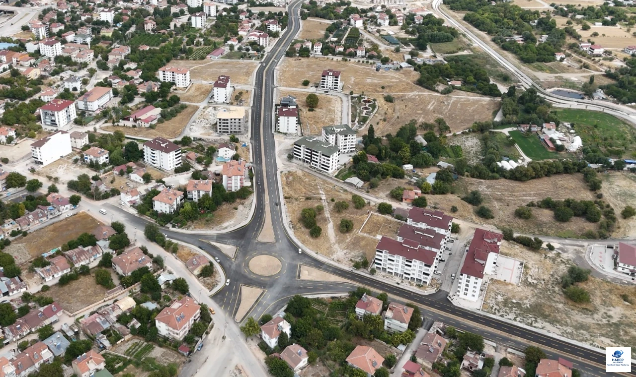 Elazığ’da ulaşım altyapısı güçleniyor: Hicret ve Zafran Mahalleleri yeni yollara kavuştu