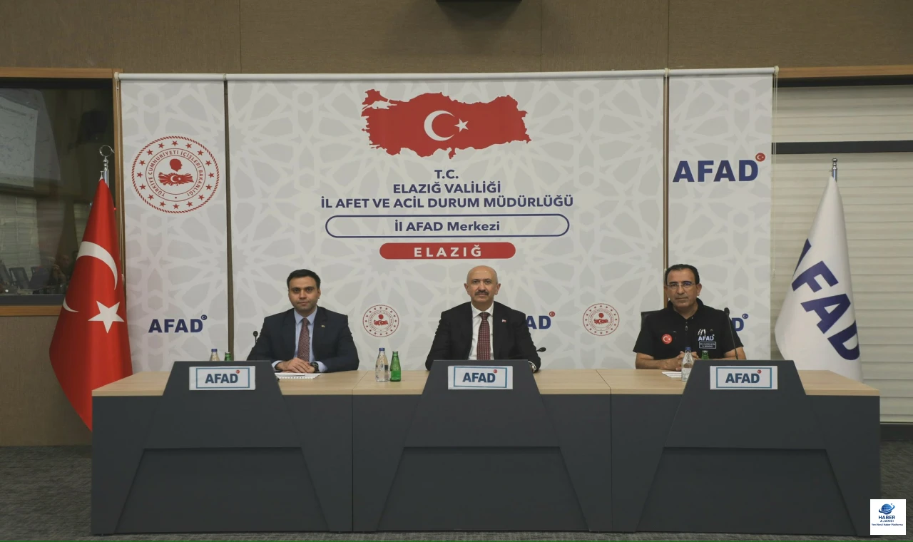 İçişleri Bakan Yardımcısı Mehmet Cangir, Elazığ AFAD İl Müdürlüğü'nü Ziyaret Etti