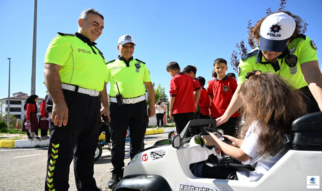İlkokul ve Anaokulu öğrencilerine Trafik Eğitimi verildi