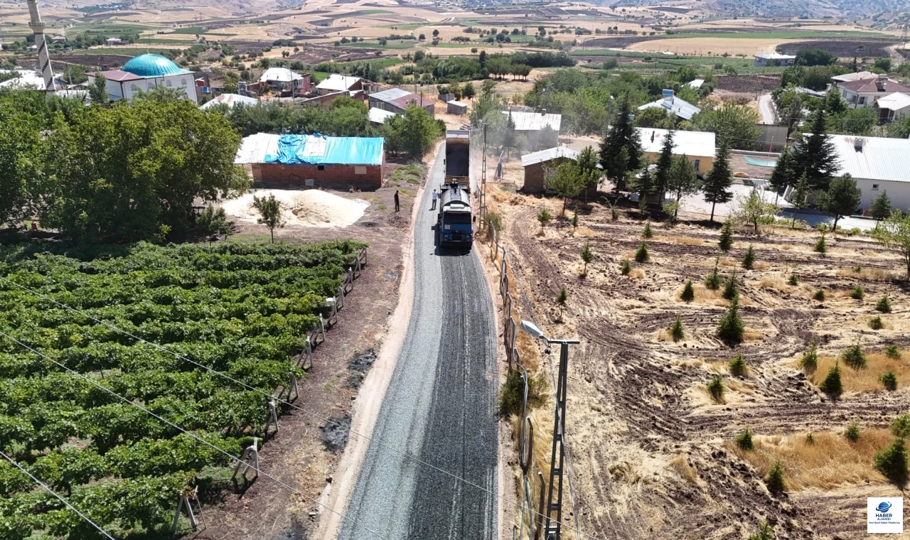 Kovancılar'da Yol Çalışmaları Devam Ediyor