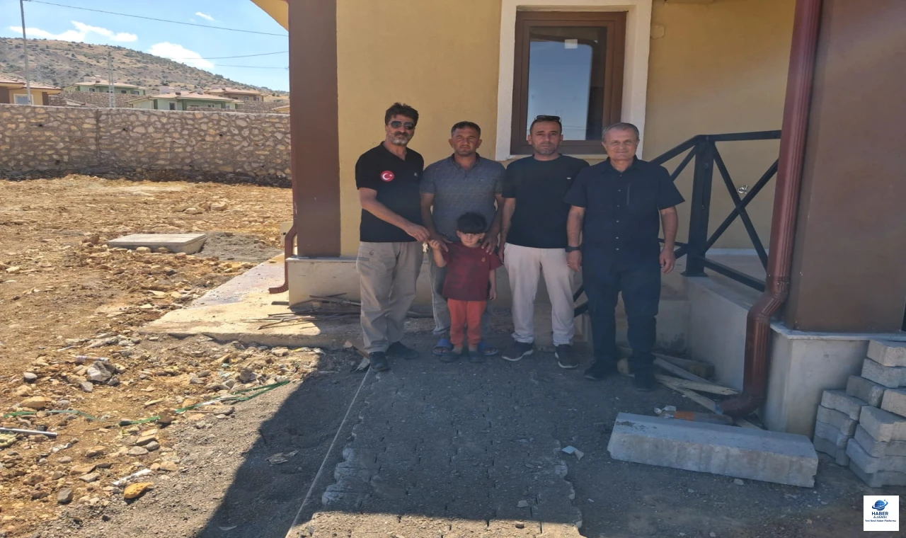 Palu Baltası Köyü'nde 36 Deprem Konutu Hak Sahiplerine Teslim Edildi