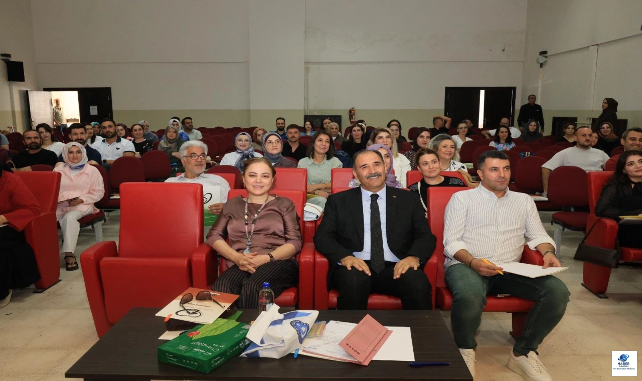Rehber Öğretmenlere Yönelik "Sübjektif Testler ve Sanat Terapi Uygulamaları Eğitimi" Düzenlendi