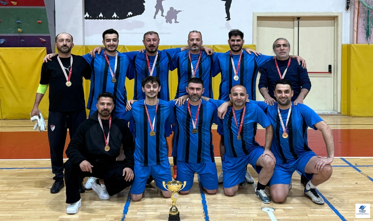 Elazığ Belediyespor Futsal Takımı İl Şampiyonu Oldu: Hedef Bölge Şampiyonluğu
