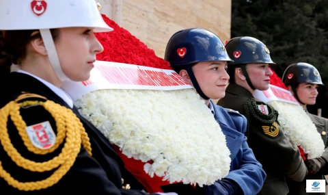 8 Mart'ta Anıtkabir'de Kadın Protokolü