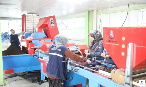 Elazığ’da Üreten Belediyecilik: Cip Jeotermal Sera’da Yetiştirilen Fideler Şehirle Buluşuyor