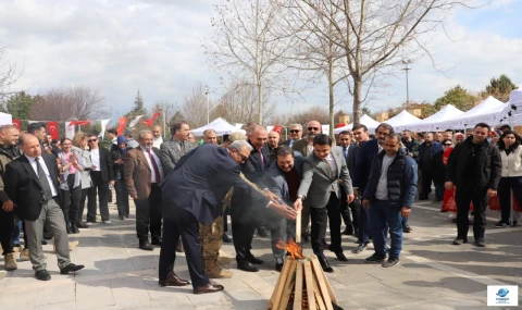 Fırat Üniversitesi'nde Nevruz coşkusu: Ateş yakıldı, demir dövüldü