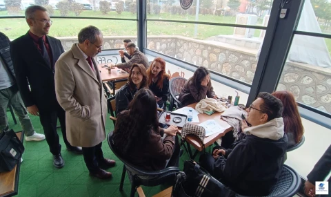 Rektör Çelik’ten Öğrencilere Vize Haftasında Moral Ziyareti