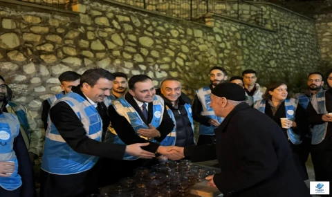 Zafran TOKİ Camii'nde Duygusal Veda: Son Teravihte Birlik ve Beraberlik Mesajı