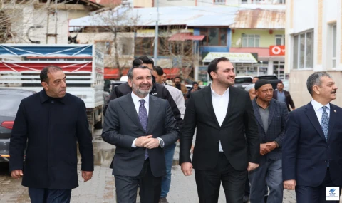 AK Partili heyetten Arıcak ziyareti: "Esnafımıza hayırlı kazançlar"