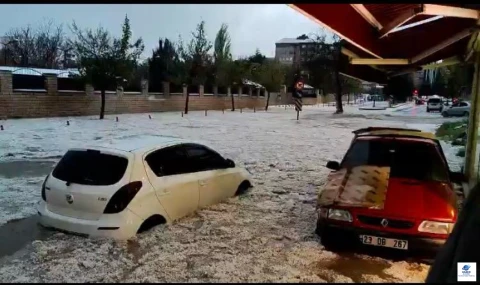 Elazığ'da dolu ve sağanak etkili oldu