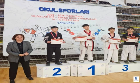 Elazığlı genç tekvandocular Şanlıurfa’da göğüs göğüse zirve mücadelesi verdi